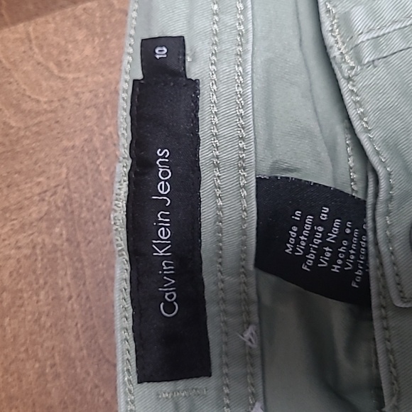 Calvin Klein light green pants. Size 10 - Picture 4 of 6